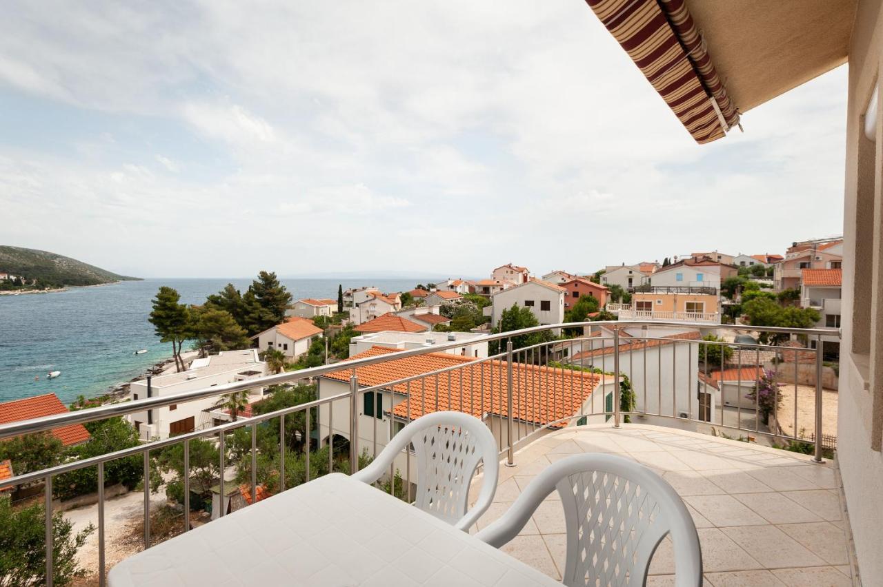 Apartments Lumaduma Трогир Экстерьер фото