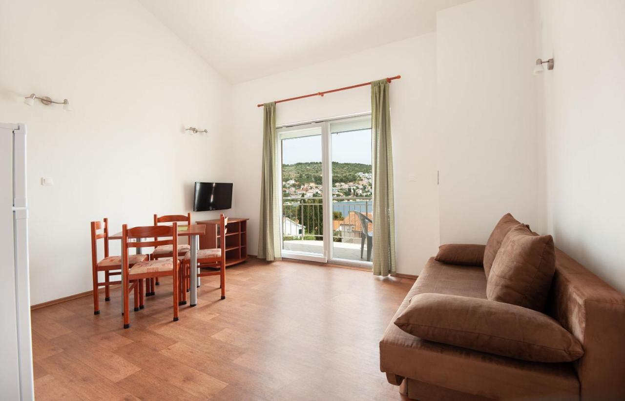 Apartments Lumaduma Трогир Экстерьер фото