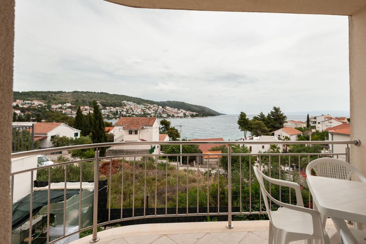 Apartments Lumaduma Трогир Экстерьер фото