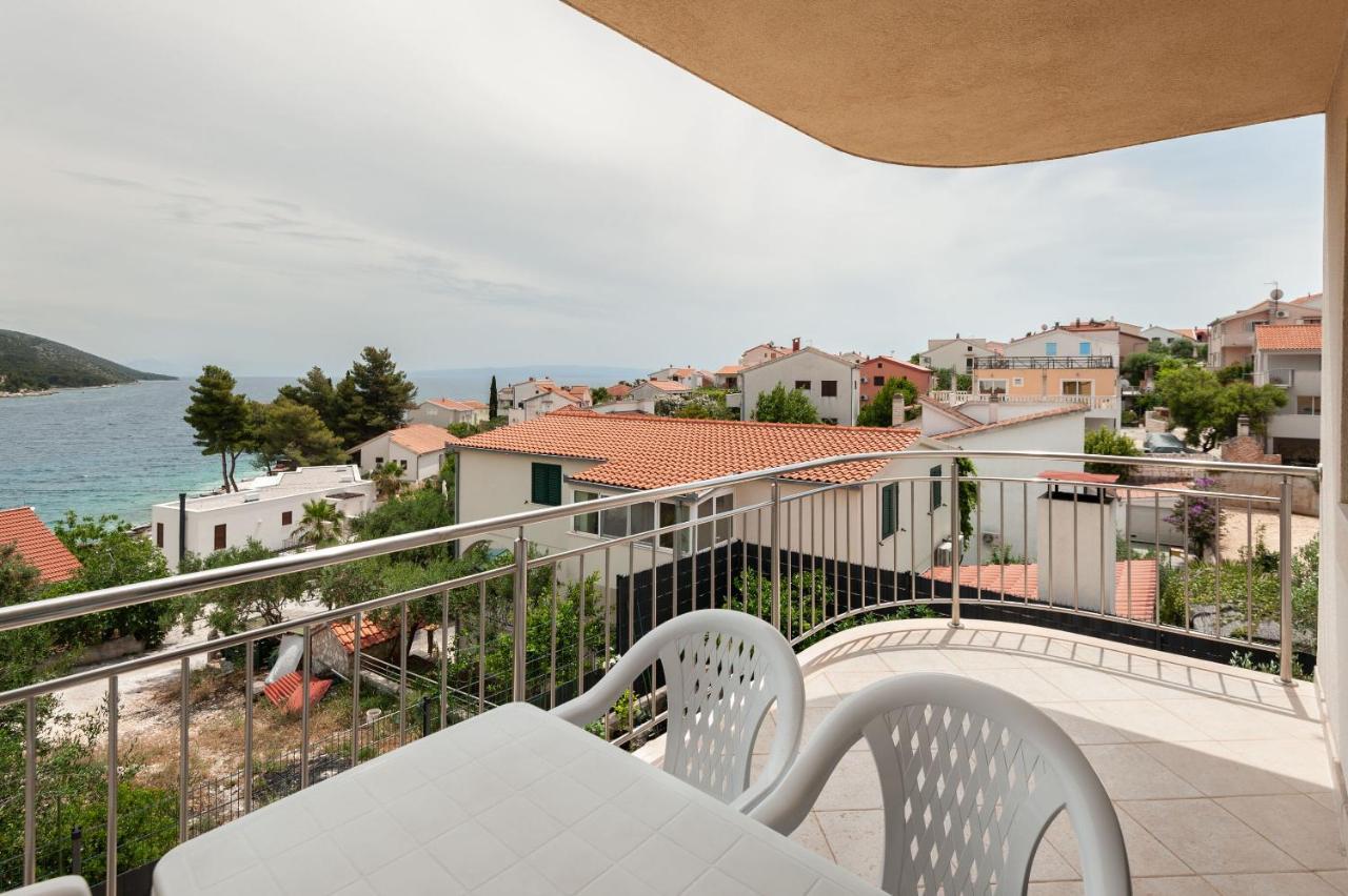 Apartments Lumaduma Трогир Экстерьер фото